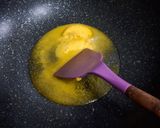 Foto langkah ke 5 dari resep 605. Cumi Goreng Saos Telur Asin.