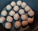 Foto del paso 1 de la receta: Albóndigas aromatizadas a la albahaca con salsa americana