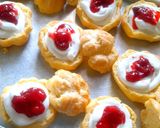 Foto langkah ke 8 dari resep Soes Strawberry.