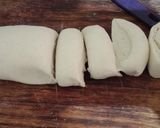 A picture of step 2 of Mithai puri.