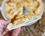 Une image de l'étape 8 de TARTE AMANDINE AUX POMMES RUSTIQUE (sans moule à tarte).