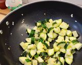 Foto langkah ke 3 dari resep Garlic Butter Zucchini.