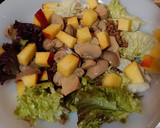 Foto del paso 4 de la receta: Melocotón 🍑 y frambuesa en ensalada 🥗