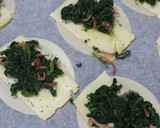 Foto del paso 1 de la receta: Empanadillas rellenas de queso y espinacas salteadas con virutas de jamón