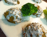 Foto del paso 5 de la receta: Albóndigas de brócoli 🥦 y avena con salsa de kéfir y queso azul