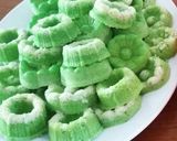 Foto langkah ke 6 dari resep Kue Putu Ayu Hijau.