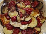 Tarta rústica vegana de berenjena y tomate seco