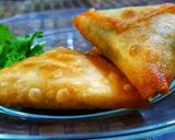 A picture of step 6 of Beef qeema samosa.