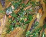 Foto langkah ke 5 dari resep Pindang Tongkol Bumbu kuning kemangi.