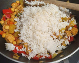 Foto del paso 2 de la receta: Arroz vegetariano lleno de salud 💪 color 🌈 y sabor😋