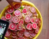 Hình bước làm 7 của món Chanh đào mật ong giàu vitamin và trị ho khi gió mùa về!