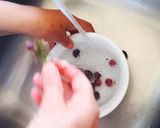 Foto del paso 1 de la receta: Jugo de uva negra 