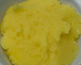 Hình bước làm 1 của món Cơm nhà với bò bít tết khoai nghiền, salad hoa quả, sốt phô mai, khoai tây chiên, pizza gà, mỳ ý cua