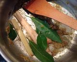 A picture of step 3 of Chicken soup(soto ayam).