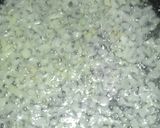 A picture of step 2 of Mujaddara Makhbousa (Bisara).