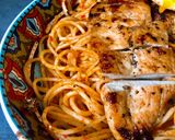 Hình bước làm 2 của món Spaghetti Sốt Pesto Cay và Ức Gà Áp Chảo