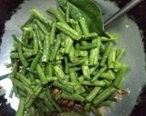 Foto langkah ke 6 dari resep Tumis Usus Kacang Panjang.