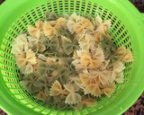 Foto del paso 1 de la receta: Ensalada de pasta de pajaritas