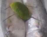 Foto langkah ke 1 dari resep Ikan Kembung Bumbu Kuning (MPASI 8+).