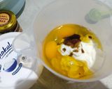 Foto langkah ke 2 dari resep Cheese Yogurt Muffin.
