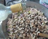 Foto del paso 4 de la receta: 🍄‍🟫🥟 Empanadas de pollo, crema y champiñones