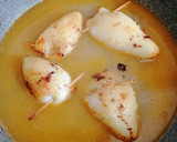 Foto del paso 12 de la receta: Calamares rellenos con langostinos Sabor Cookpad
