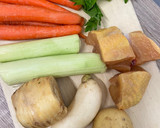 Foto del paso 1 de la receta: Caldo de pollo y verduras