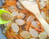 Foto langkah ke 3 dari resep Tumis Sayur Sosis.
