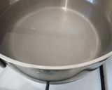 A picture of step 1 of Spaghetti Aglio olio peperoncino.