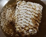 મેગી પકોડા કરી (Maggi Pakoda Curry Recipe In Gujarati) રેસીપી સ્ટેપ1ફોટો