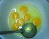 Hình bước làm 2 của món kem flan
