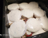 Foto del paso 7 de la receta: Merluza con Muselina de Ajo y Guarnición con Pasas al Oporto