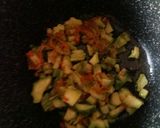 Foto del passaggio 1 della ricetta Paglia e fieno ai fiori zucca e zucchine