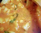 आलू टमाटर ग्रेवी के साथ उरद की कचौरी (aloo tamatar gravy ke saath urad ki kachori recipe in Hindi) रेसिपी चरण 3 फोटो