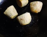 A picture of step 6 of Soyagranulues stuffed in Boil Potatoes.