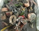 Foto langkah ke 4 dari resep Oseng Cumi Basah.