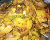 आलू और करेले का भुजिया (aloo aur karela ka bhujiya recipe in Hindi) रेसिपी चरण 2 फोटो