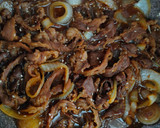 Foto langkah ke 3 dari resep Simple Slice Beef Teriyaki ala Yoshinoya.