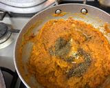 A picture of step 3 of Chicken legs masala.