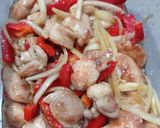 Foto langkah ke 6 dari resep Japanese Chicken Nanban with Paprika.
