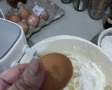 Foto langkah ke 5 dari resep Marble butter cake (lagi).