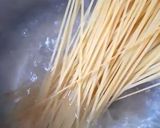 Foto langkah ke 1 dari resep Fettuccine Carbonara.