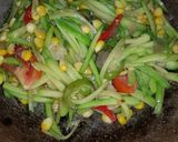 Foto langkah ke 5 dari resep Tumis Jagung Labu Siam.