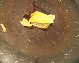 Foto del paso 2 de la receta: Merluza frita en mantequilla con costra de pimentón picante