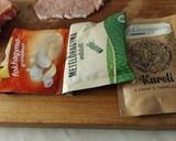 Töltött karaj, baconba tekerve, Meggle főzőkrémes mustármártással.#gluténmentes #tejmentes recept fázis 1 fotója