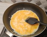 Foto langkah ke 5 dari resep Mie Goreng Telur Bakso.