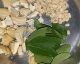 A picture of step 3 of Suji ki Idli.