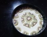 A picture of step 3 of Kiwi cheese cake.