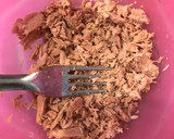 Foto del paso 1 de la receta: Hamburguesa de atún light y liviana al microondas fácil y rápido