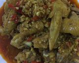 Hình bước làm 3 của món Gà kho sả ớt